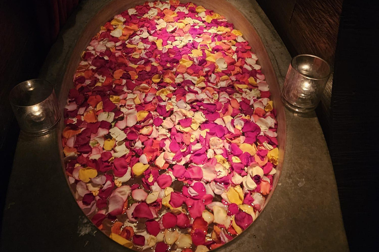 Las Vegas: Night Out at Clubs with Free Drinks and Party Bus Latin Club Crawl