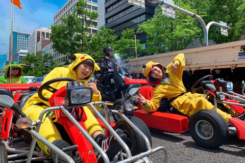 Passeio de kart em Shibuya com traje engraçado