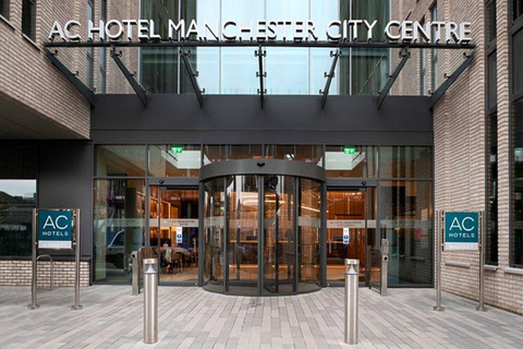 Manchester Airport: Private Transfer to/from Liverpool