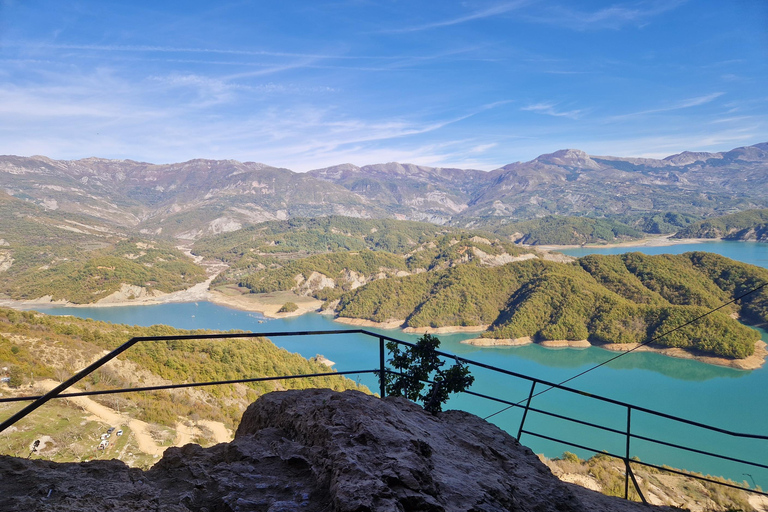 Excursão de um dia ao lago Bovilla a partir de: Durres, Golem