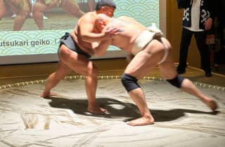 Kyoto: Echtes Sumo-Essen, Wrestler-Duell, Fotos – das erwartet dich!