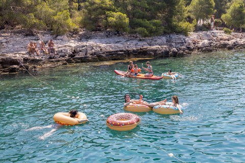 Split: Hvar, Brač en Pakleni Cruise met Lunch en Drankjes