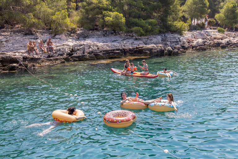 Split : Croisière à Hvar, Brač et Pakleni avec déjeuner et boissonsTrogir : Croisière à Hvar, Brač et Pakleni avec déjeuner et boissons