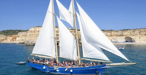 Algarve Coast Cruise – Caves – Swimming – Music – C/Bebidas