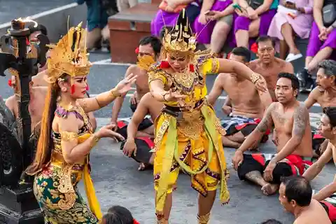 Bali: Praias, pôr do sol no Templo de Uluwatu e show de dança Fire Kecak
