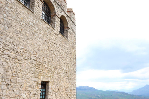 From Palermo: Medieval castle tour of Caccamo and Cefalù. SHARED TOUR