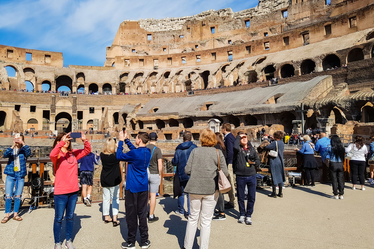 Rom: Prioriterad tillgång Prioriterad åtkomst Colosseum, Forum Romanum och Palatine TourTysk gruppresa med särskild tillgång till arenagolvet