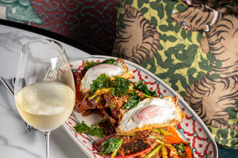 Bangkok: Jim Thompson, Un ristorante tailandese Pacchetti F&amp;BJim's Sharing Set per 2 persone, incluso 1 drink a persona