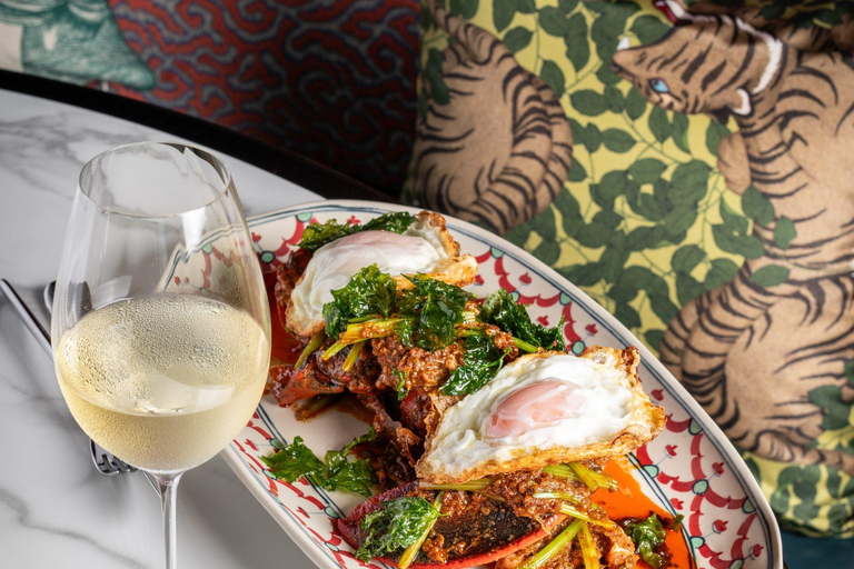 Bangkok: Jim Thompson, Un ristorante tailandese Pacchetti F&amp;BJim's Sharing Set per 2 persone, incluso 1 drink a persona