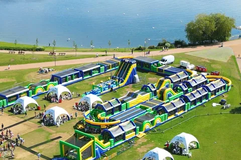 Wembley Park: Tuff Nutterz Opblaasbare Hindernisbaan