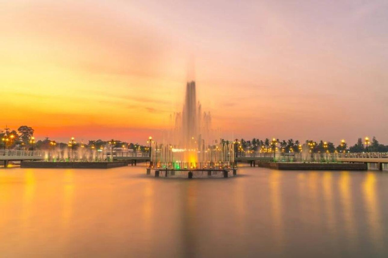 Beyond the Corniche: Jeddah Sunset Tour
