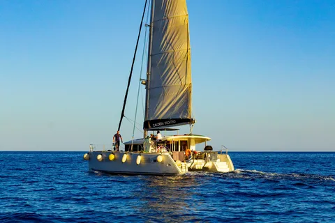Athens: Private Catamaran Experience with Meal & Open Bar