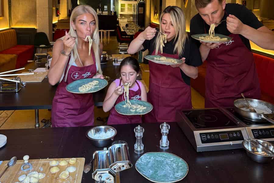 Neapolitanische Geheimnisse: Pasta- & Tiramisu-Kurs für Feinschmecker. Foto: GetYourGuide Neapolitanische Geheimnisse: Pasta- & Tiramisu-Kurs für Feinschmecker. Foto: GetYourGuide