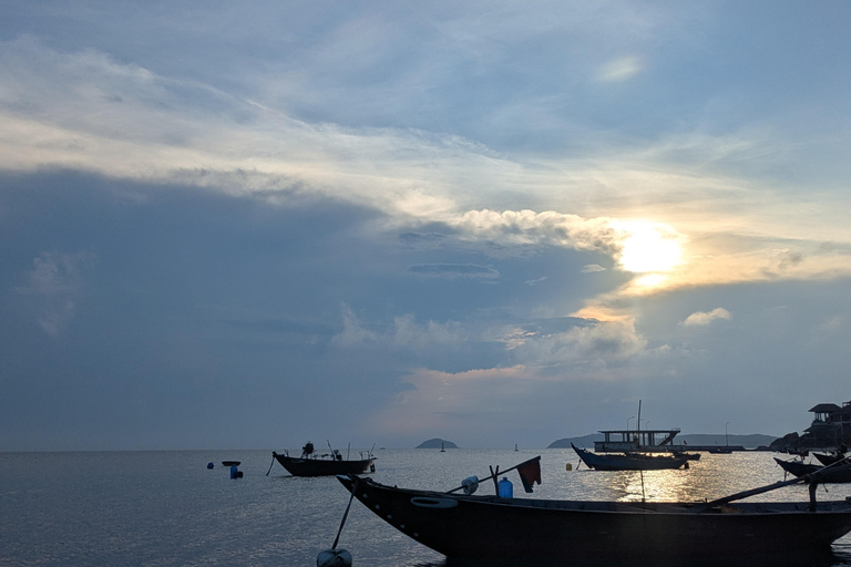 Private/small group Cham Island Tour (shared speed boat) Private - small group Cham Island Snorkeling Tour w lunch