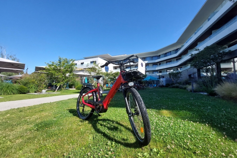 Annecy-le-Vieux, France : Location de vélos électriques et musclés