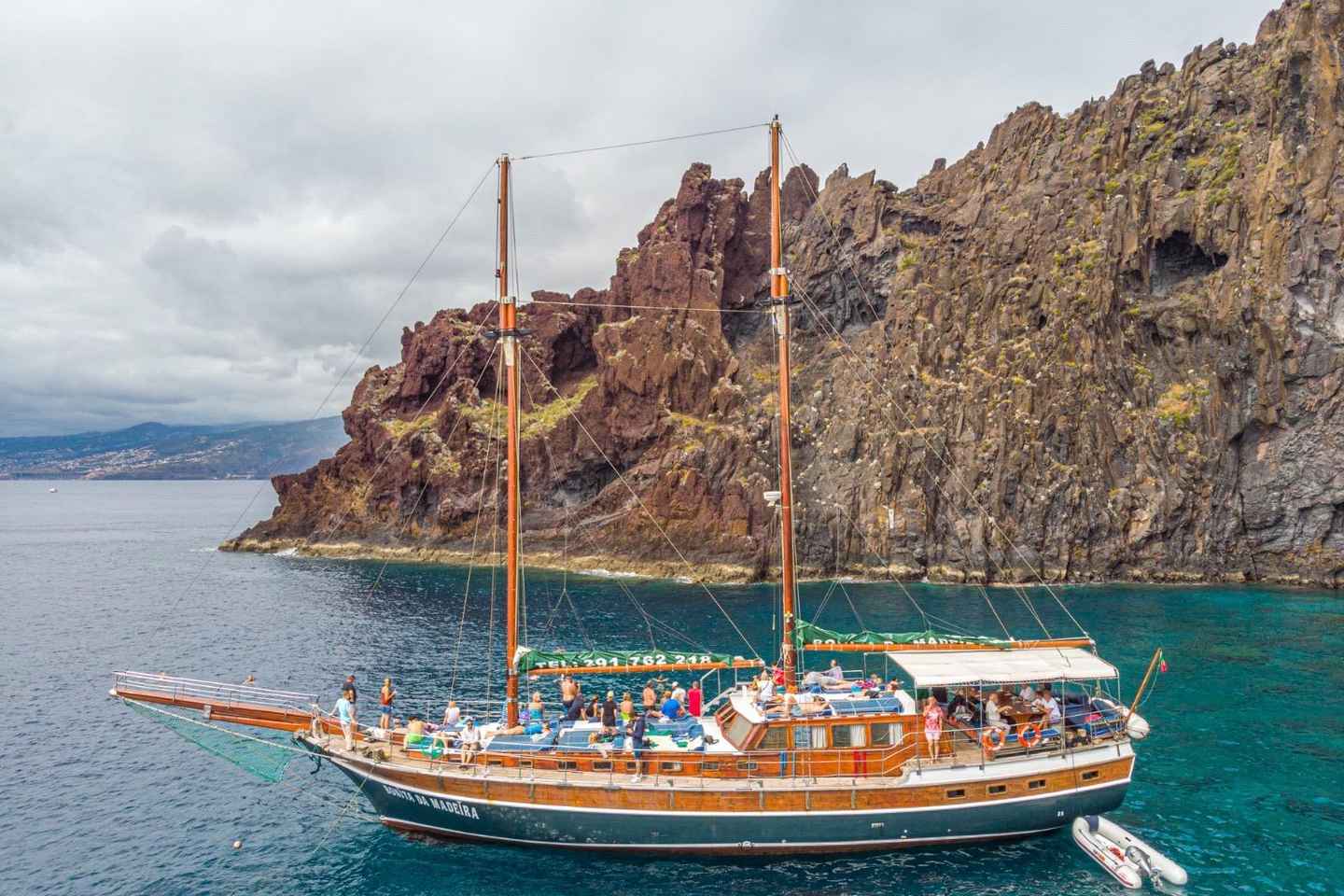 Madeira : Whales and Dolphins wooden boat excursion