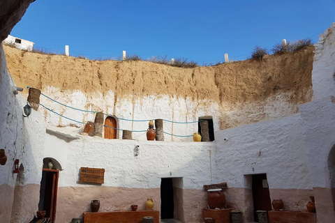 From Djerba/Zarzis: 2-Day Southern Tunisia Tour with Camp