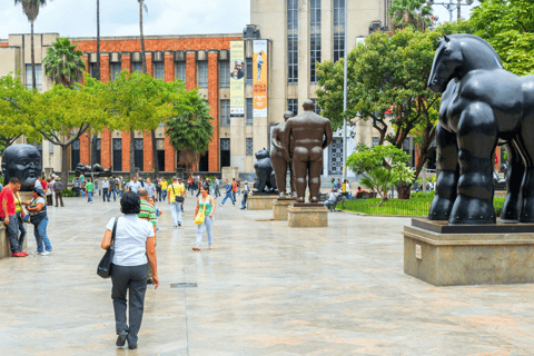 Destaques e joias escondidas de Medellín: tour particular com um guia local8 horas - Excursão a pé por Medellín