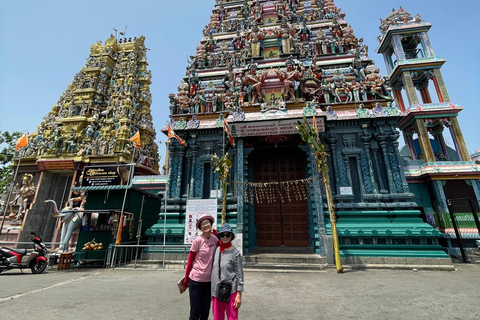 From Negombo: Colombo City Tour with Transfers