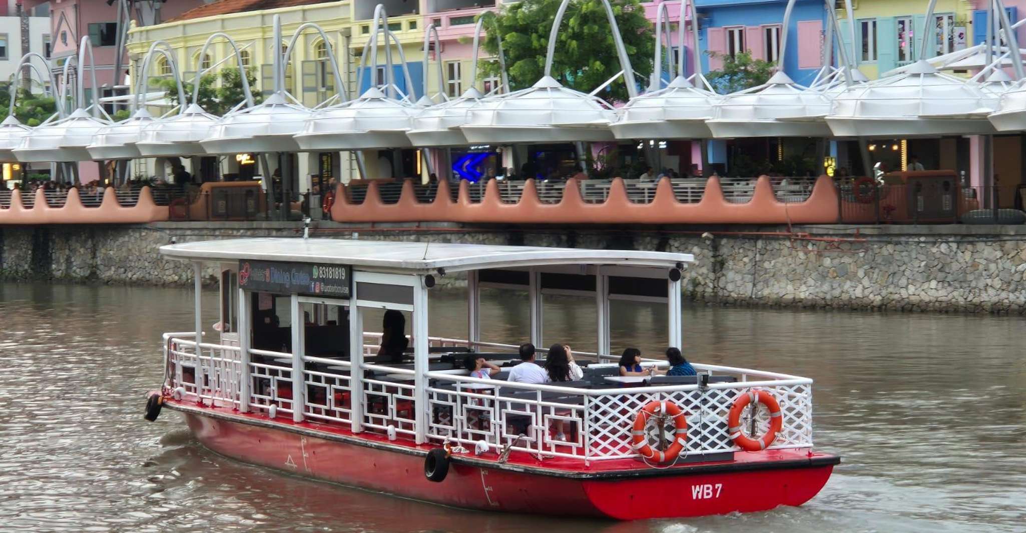 Singapore Uncovered: 6-Hour Insider City & Food Adventure