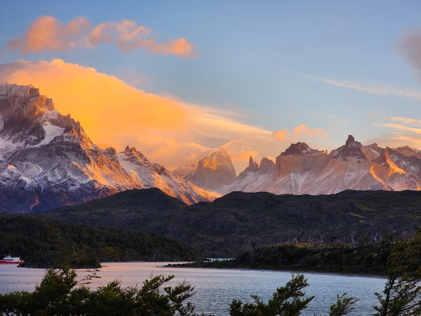 Puerto Natales: Torres del Paine Full Day Tour