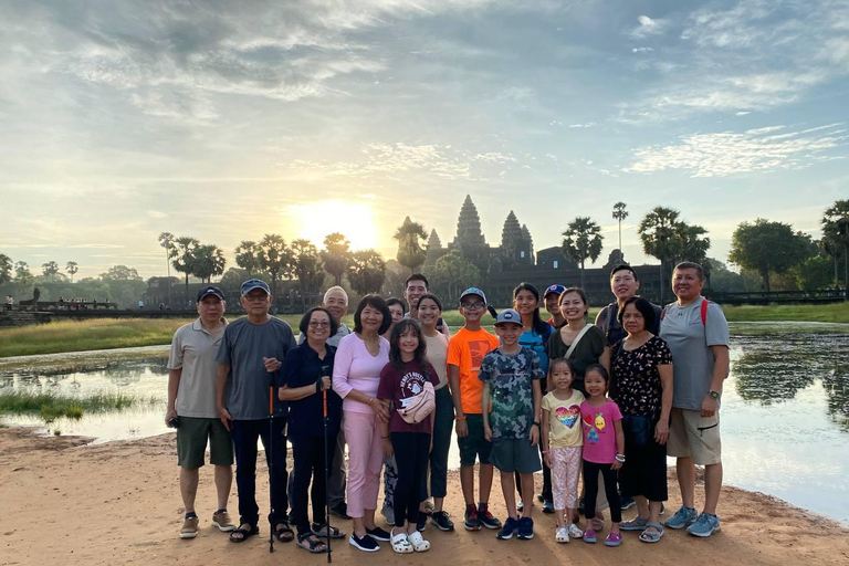 Découvrir Angkor Wat au lever du soleil, Bayon, Ta Prohm en petit groupe