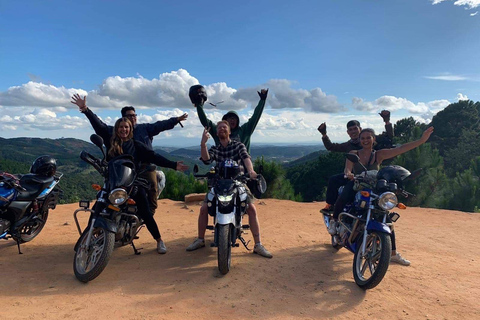 De Hue: excursão de 2 dias em motocicleta Easy Rider para Phong Nha