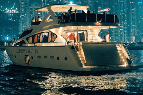 Dubai Harbor: Luxury Yacht Tour with BBQ Options 1- Hour Dubai Harbour Yacht Tour with Tropical Drinks