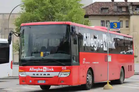 ヴェネツィア：2 in 1 の列車 + バス アッレゲ LINK でチェンチェニゲへ