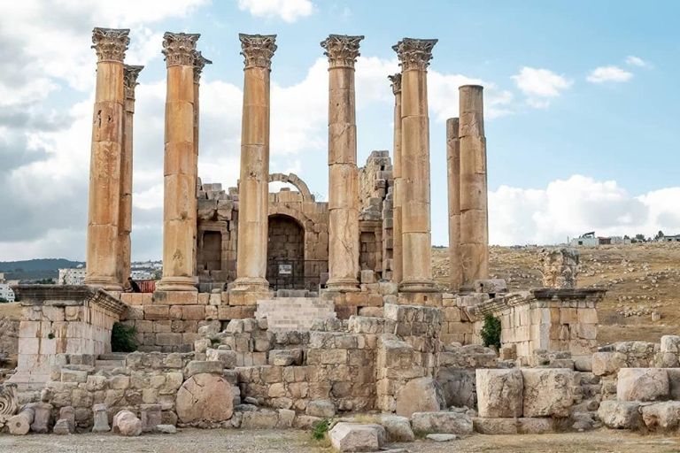 Amman: Dabke Dance Class, Citadel Walk, and Dinner
