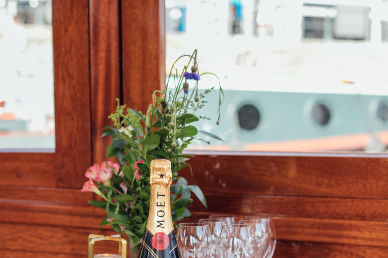 Amsterdam: Moët & Chandon Gourmet Dinner Cruise Amsterdam: Moët & Chandon Gourmet Dinner Cruise