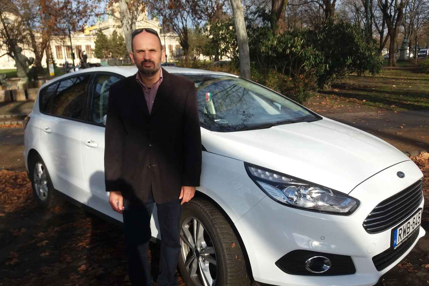 Budapest: Full-Day Private City Tour by Car with Guide