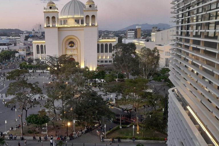 San Salvador : visite à pied dans le centre historiqueSan Salvador : visite à pied du centre historique