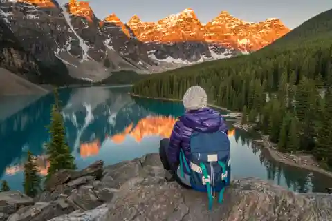 From Canmore/ Banff: Sunrise Moraine Lake and Lake Louise