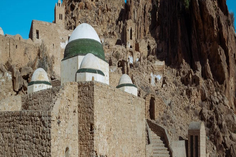 Immersione berbera a Zriba Ollya e degustazione di sapori localiImmersione berbera a Zriba Ollya e assaggio dei sapori locali