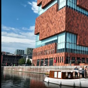 Antwerp: Private Old Harbour Boat Tour Incl. Drinks & Snacks