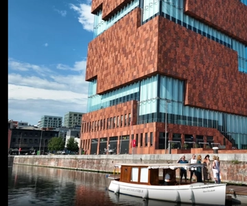 Antwerp: Private Old Harbour Boat Tour Incl. Drinks & Snacks