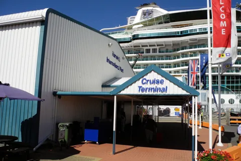 Do/z lotniska Londyn Gatwick do portu Harwich Cruise Port