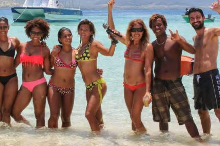 Private: Catamaran Journey to Cayo Arena with Gourmet Lunch