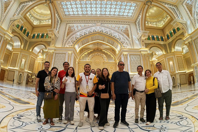 Abu Dhabi: Inside Qasr Al Watan Walking Tour Qasr Al Watan Guided Tour
