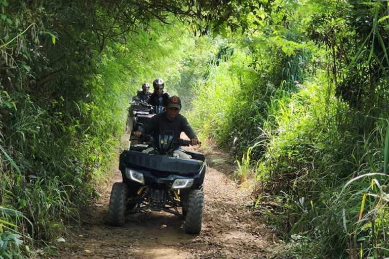 Chiang Mai: wycieczka terenowa ATV z transferem1 godzina jazdy ATV z pasażerem