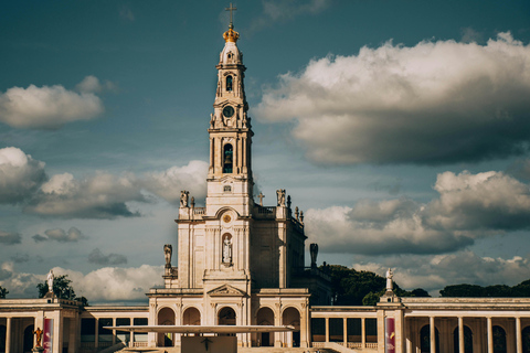 Lisbon: Sanctuary Fátima & Little Shepperd Town Guide Tour Lisbon: Sanctuary of Our Lady of Fátima Guided Tour