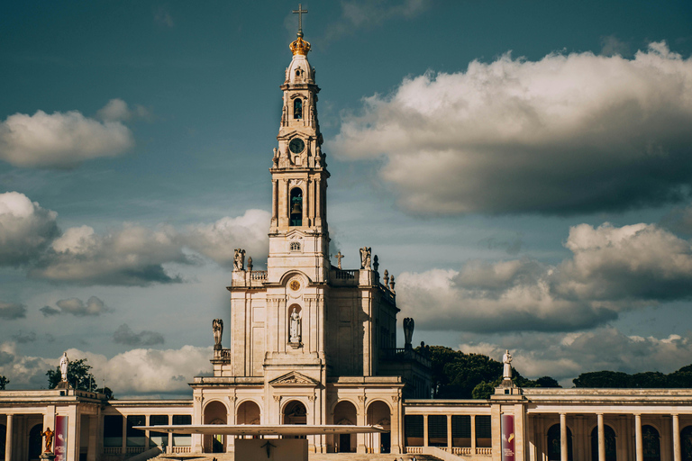 Lisbon: Sanctuary Fátima & Little Shepperd Town Guide Tour Lisbon: Sanctuary of Our Lady of Fátima Guided Tour