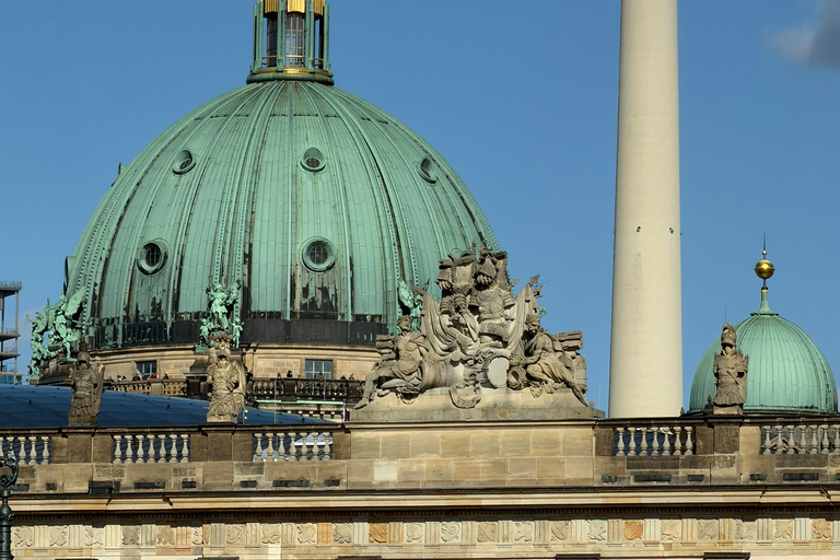 Berlin Night Walking Tour - Iconic Illuminated Landmarks Private Berlin Sunset Walking Tour - Iconic Landmarks