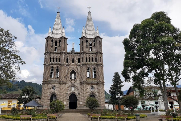 MEDELLIN : VISITE DES JARDINS + ANDES (VUE PANORAMIQUE) + ÉLEVAGE DE TRUITES