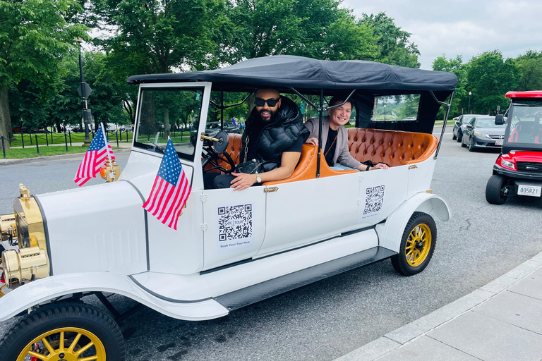 Washington, DC: Monuments &amp; Memorials Tour in a Vintage Car