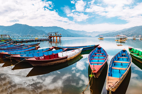 Pokhara: tour combinato - vista all&#039;alba, tour della città e cena