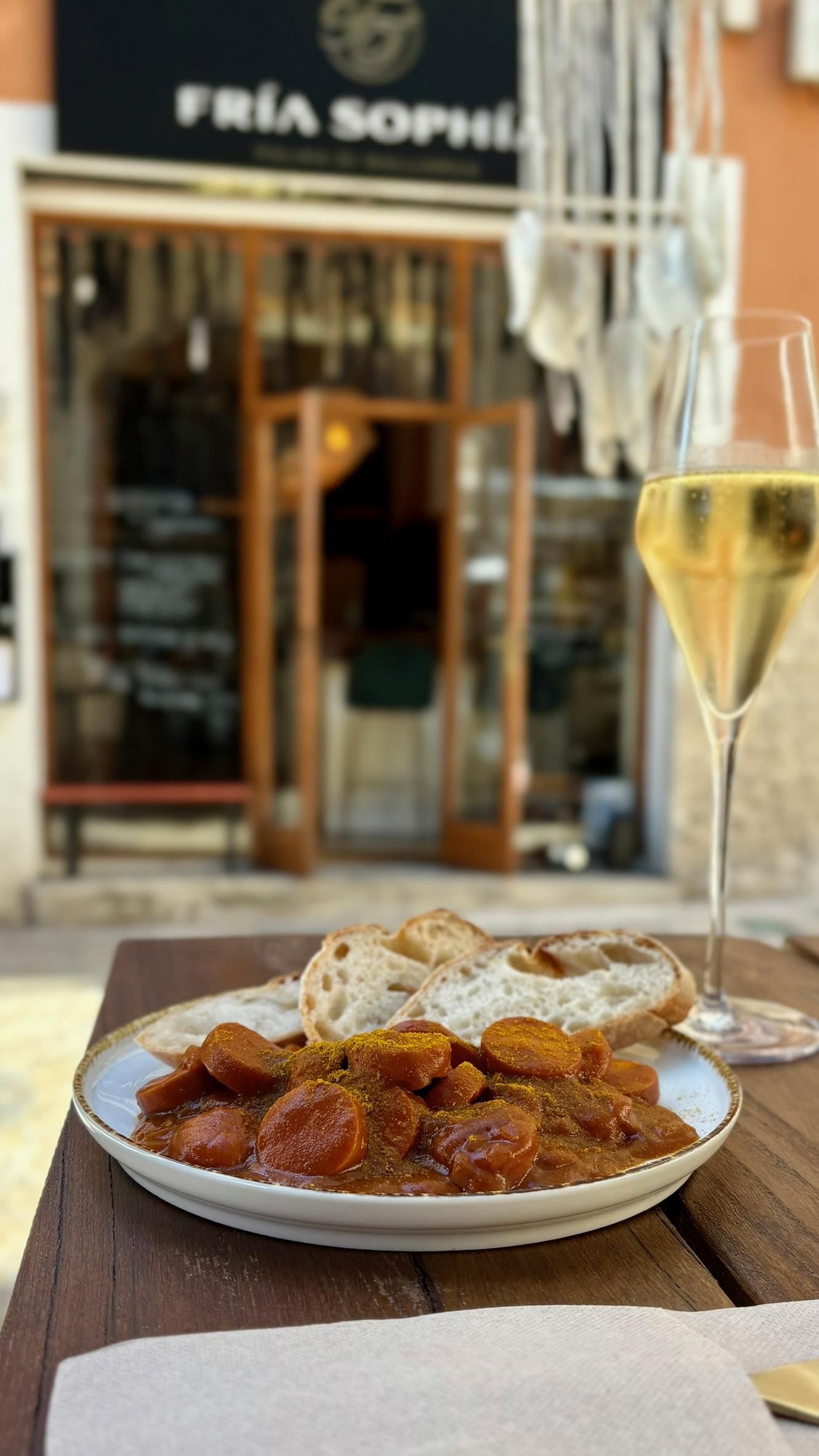 Currywurst- und Champagner-Erlebnis – Palma de Mallorca