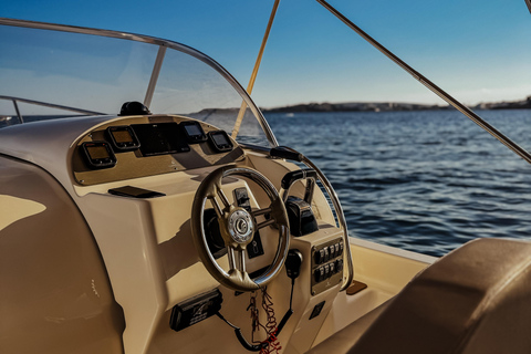 Palma de Mallorca: Private Sunrise Boat Tour & Watersports Sunrise experience + Long stop with water toys.