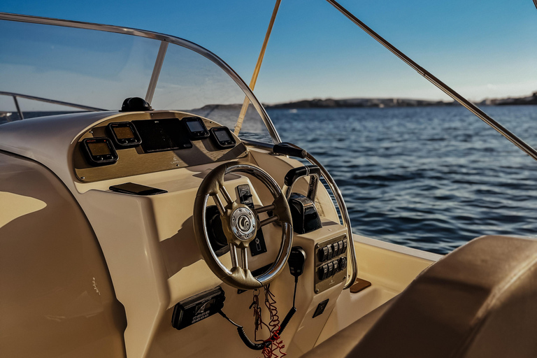 Palma de Mallorca: Private Sunrise Boat Tour & Watersports Sunrise experience + Long stop with water toys.